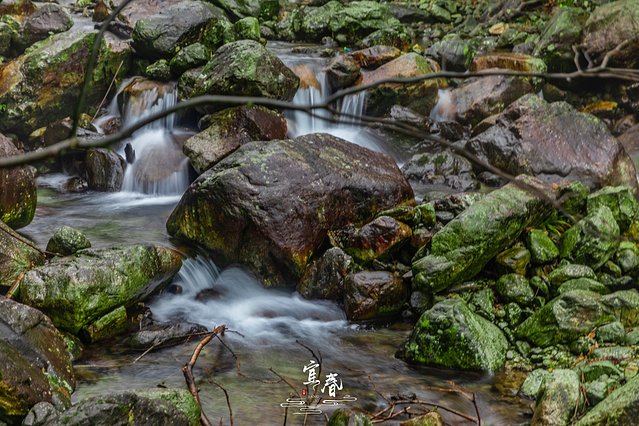 明月处处有，唯有宜春月最明