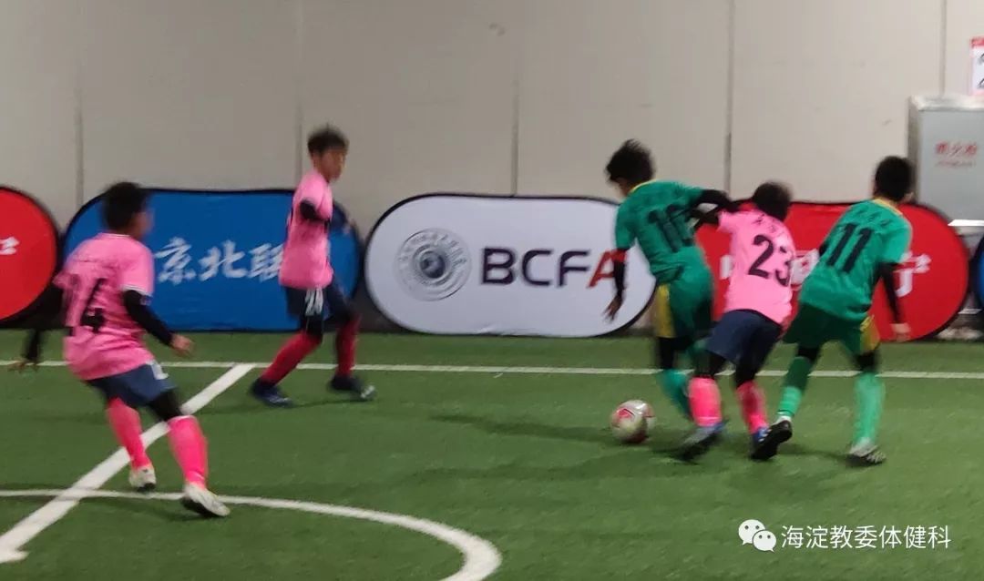 喜报校园足球冠军,足球喜报