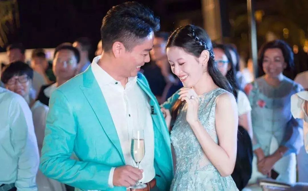 章泽天到底有离婚吗,京东辟谣章泽天离婚声明传闻
