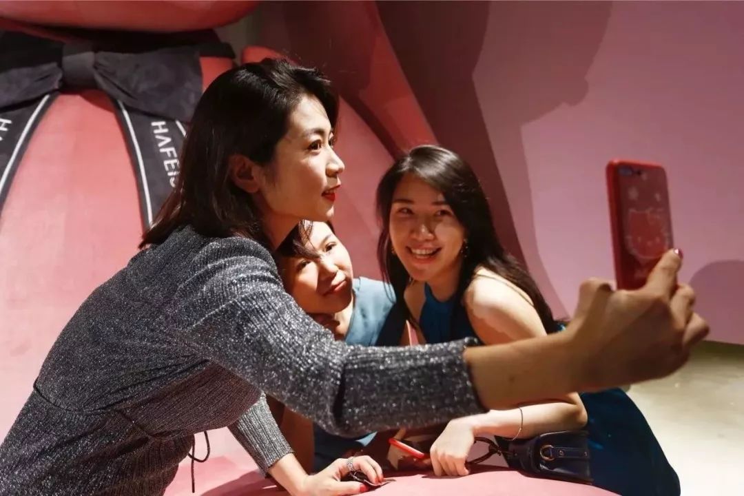 用艺术疗愈和唤醒爱和美的生命,用艺术唤醒心灵