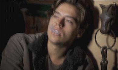 20年烟民咽喉发黑，瑞士专业医师推荐！一喷杀菌99.9%，止咳清痰排烟毒