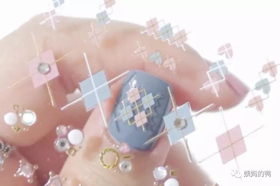 一个未遂美甲店老板娘眉头一皱，发现美甲这件事并不简单，但很便宜