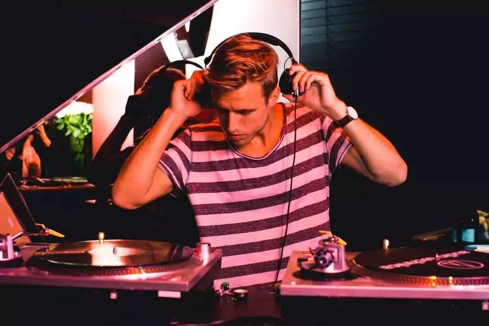 这些熟悉的酒店logo，背后的故事你知道吗？