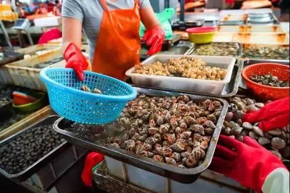 不认识这些海鲜，还敢说吃遍三亚？“三亚发布”能查海鲜限价哦～