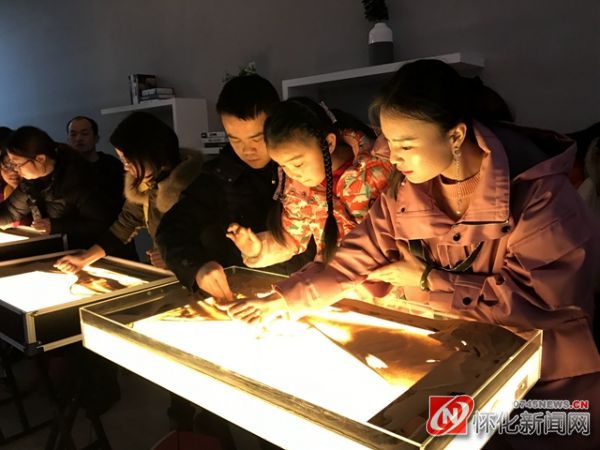 美丽而又奇特的沙画,第一届神奇的沙画