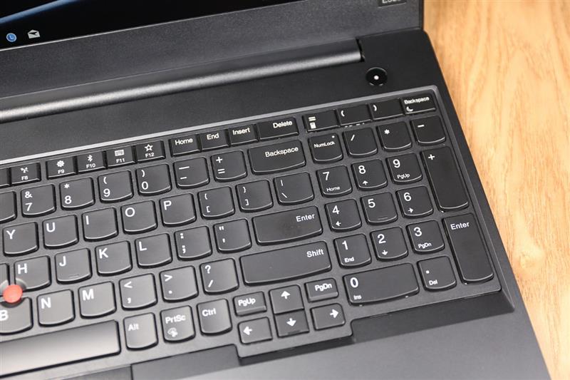 搭载AMDRX550独显！联想ThinkpadE580评测：能玩大型游戏的亲民商务本