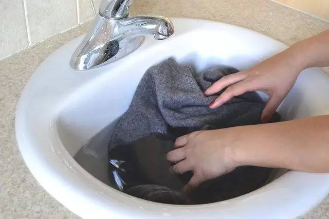 衣服缩水怎么还原,生活小妙招衣服缩水