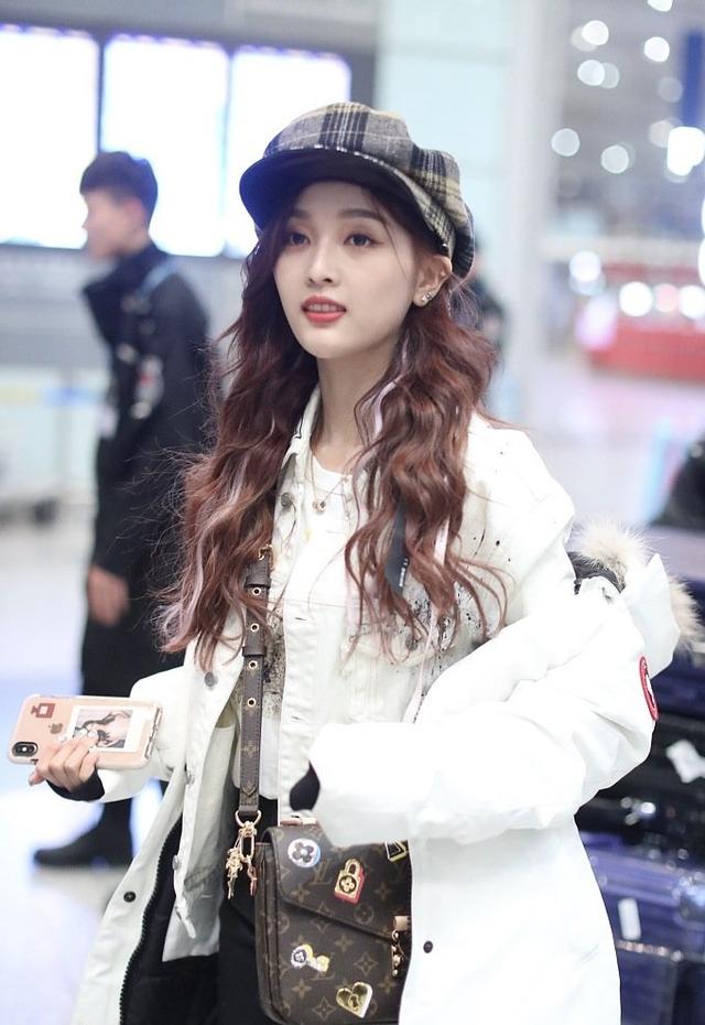 吴宣仪直发发型,吴宣仪烫发