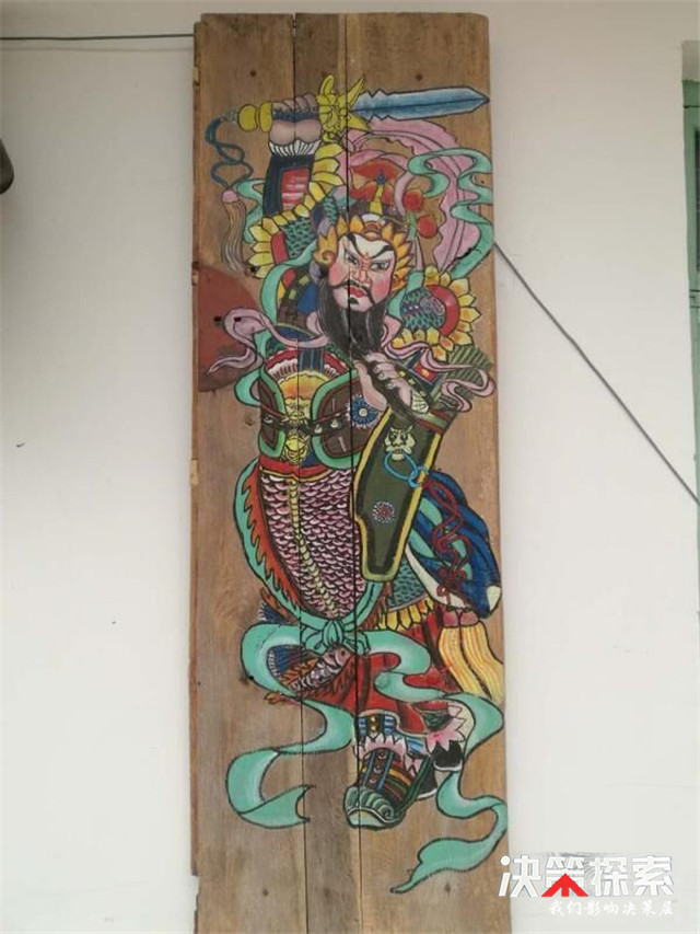 根雕匠人一双巧手化腐朽为神奇,根雕手艺人变废为宝