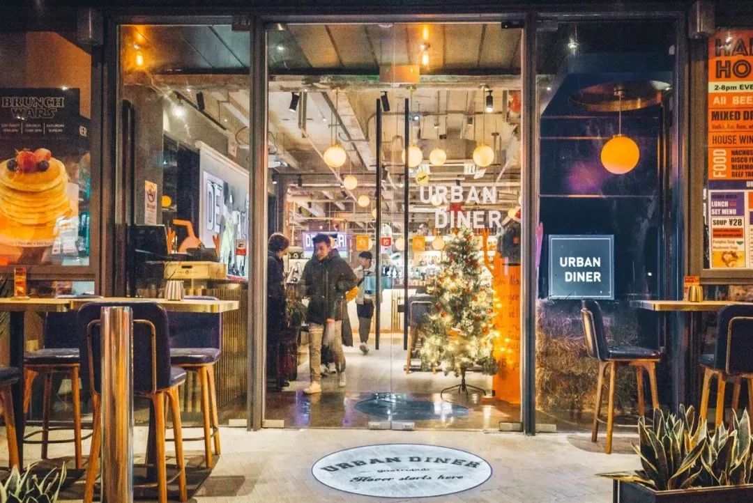 上海滩市中心，竟然藏着一条有洋房故居有老字号有咖啡店有酒吧的网红老马路