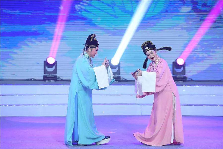 《唱响九州百戏盛典》“有戏安徽”2019全国戏迷春节联欢晚会精彩上演