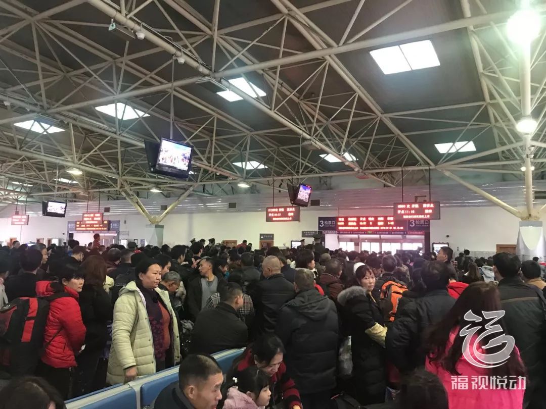 路途再拥堵也要回家过年,路途再遥远也要回家过年图片