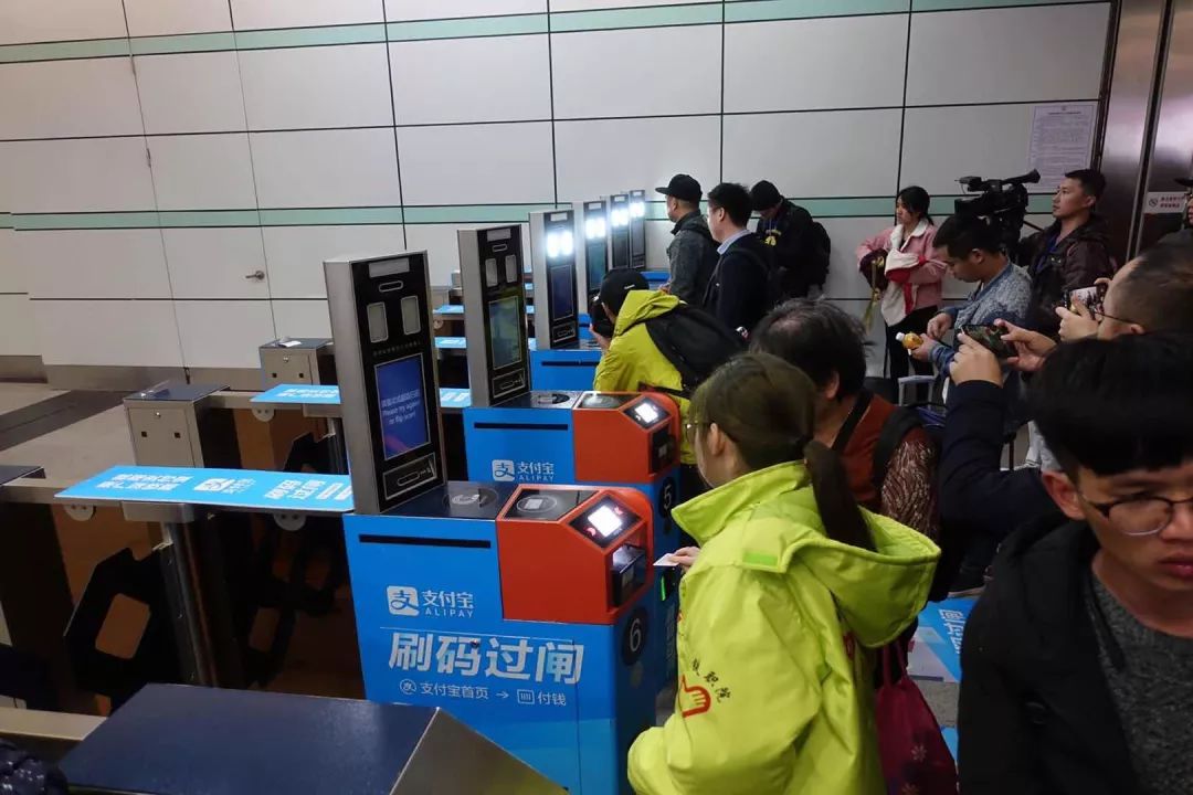 直击春运回家旅途,春运回家路上新变化了解一下