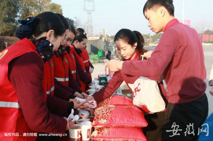 送上爱心物资传递温暖关爱,池州传递正能量