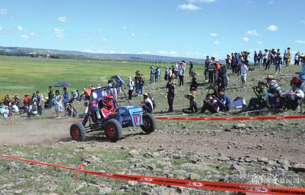 加快体育产业发展,加快体育产业发展促进体育消费