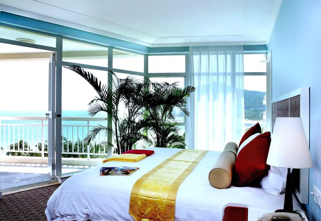 【资讯】银泰酒店喜获“建国70周年·70个品牌酒店金手指奖”