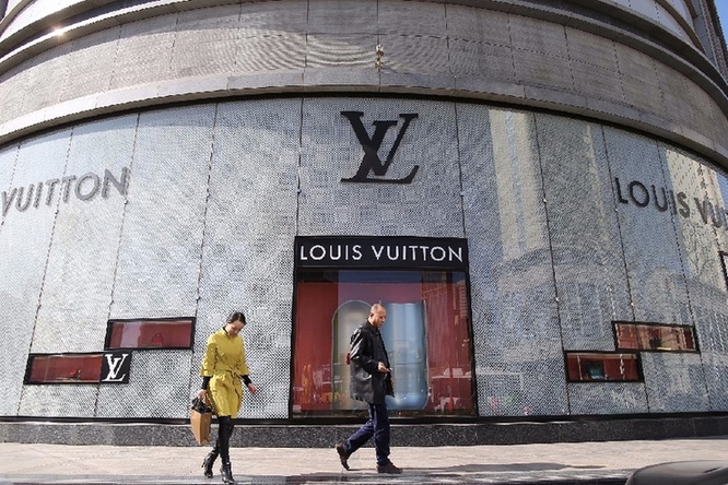 lv在奢侈品行业的借鉴,lv集团高端品牌