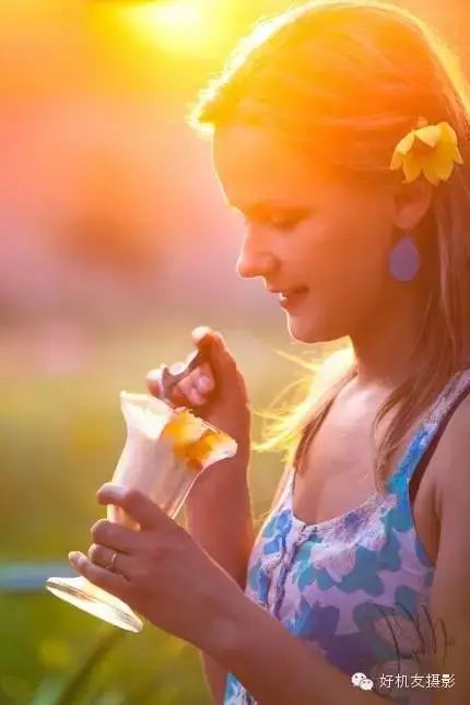 夕阳下拍摄人像技巧,夕阳逆光海滩人像