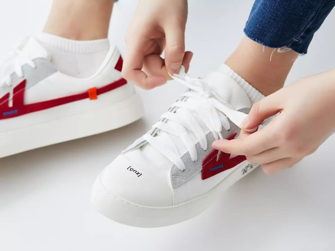 回力鞋子卖10块一双,几十块的回力鞋子是不是正品