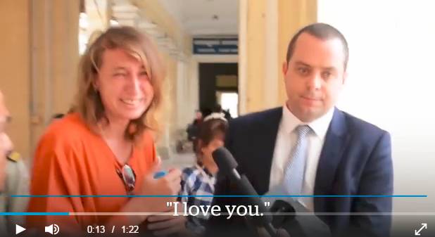 为爱情贩毒的女孩,为了毒品女孩放弃了自己