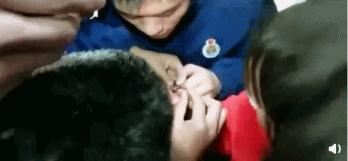 2月14日在美国锯戒指花7万！网友感叹：还是中国好……