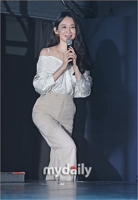 姜敏京图片写真,姜敏京高清写真大图