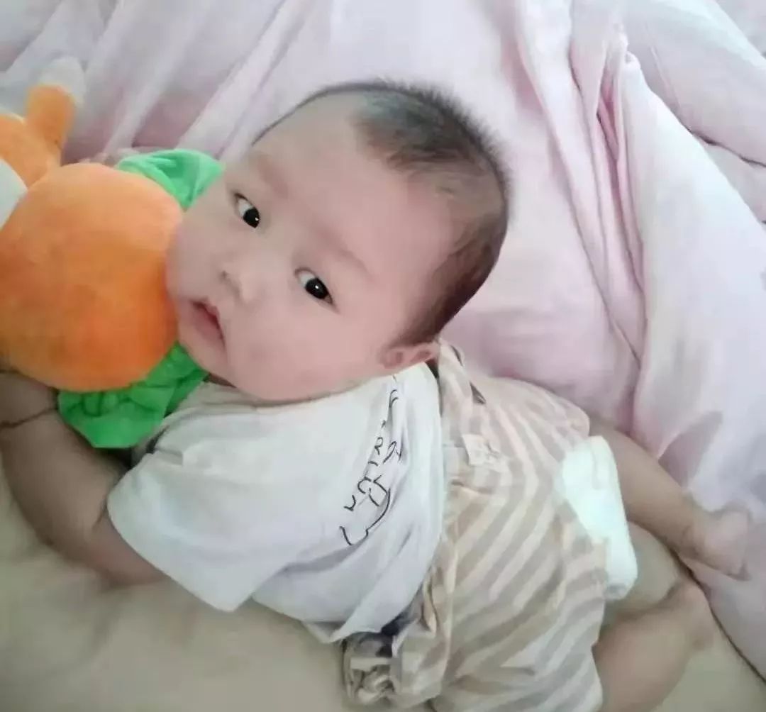 贵州1岁儿子感冒致严重后果，半个月花光夫妻三年积蓄