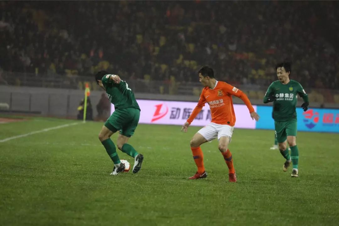 中超首秀,中超武汉卓尔绝杀大连一方集锦