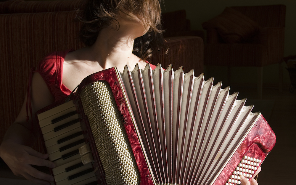 不用交学费，零基础也能轻松入门乐器！这里有份最全指南