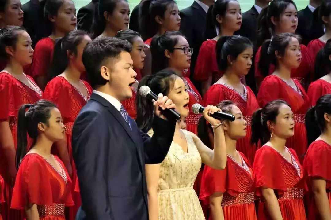 帅气小哥哥和美丽的小姐姐,八块腹肌的帅气小哥哥小姐姐