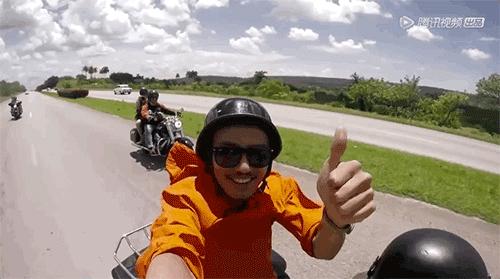 为什么朴树这么火,为什么朴树弹吉他左手不动