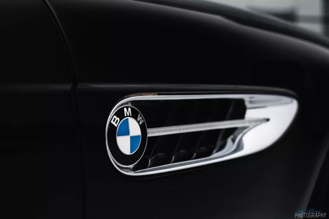 宝马z8价格多少人民币,宝马z8敞篷跑车价格