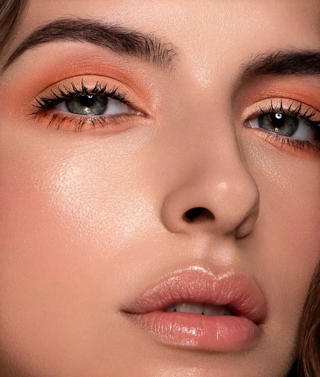 戚薇用的四色眼影,戚薇画繁星四月妆