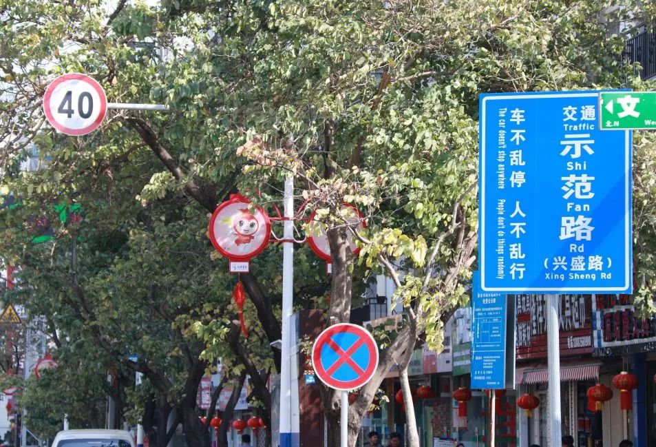 蒙自最热闹的步行街,蒙自最出名的街