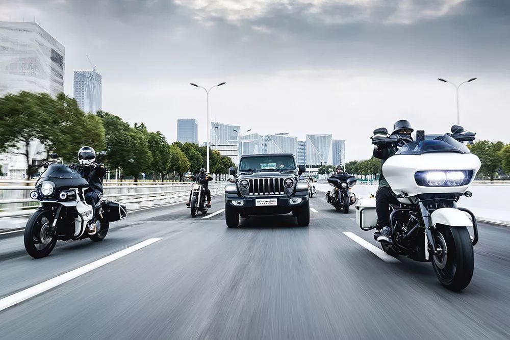 懂得让自己开心的男人，往往能挣钱又有趣｜基本款玩具