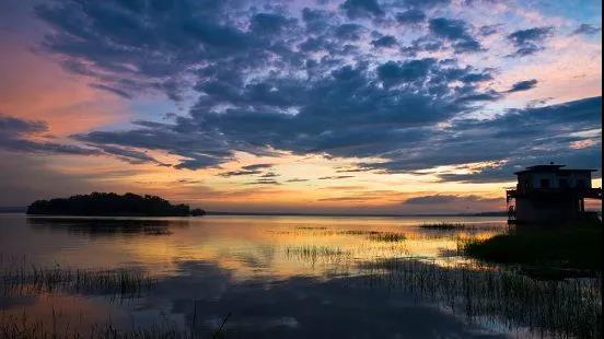 合肥人紧盯的高性价比楼盘,大蜀山+董铺湖,稀缺瞰湖小高层,仅68席,开盘在即,要拼手速了!