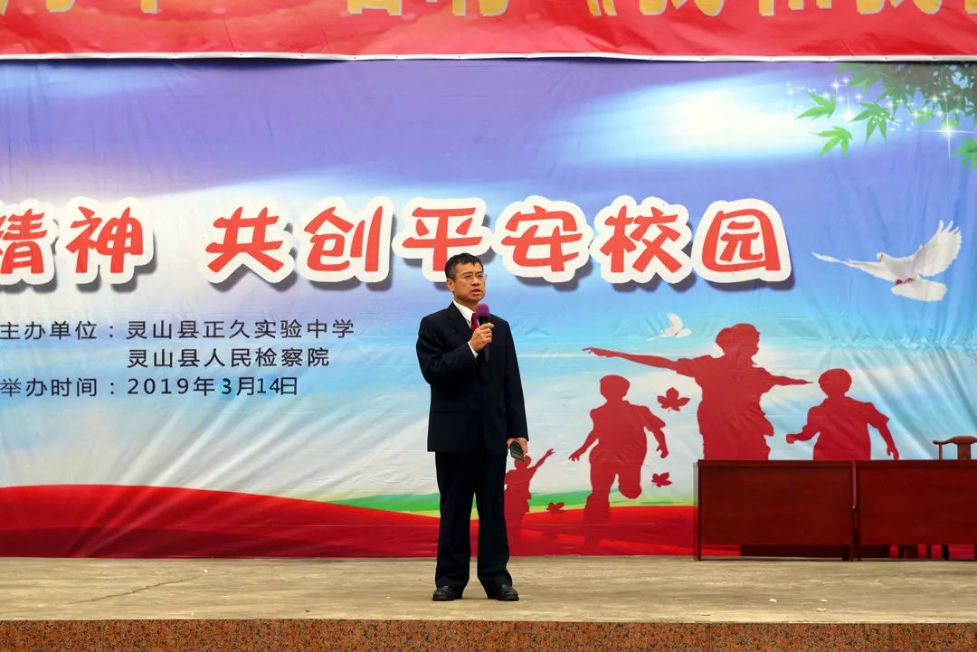 校园里的超燃时刻,校园毕业唱歌快闪惊艳全场