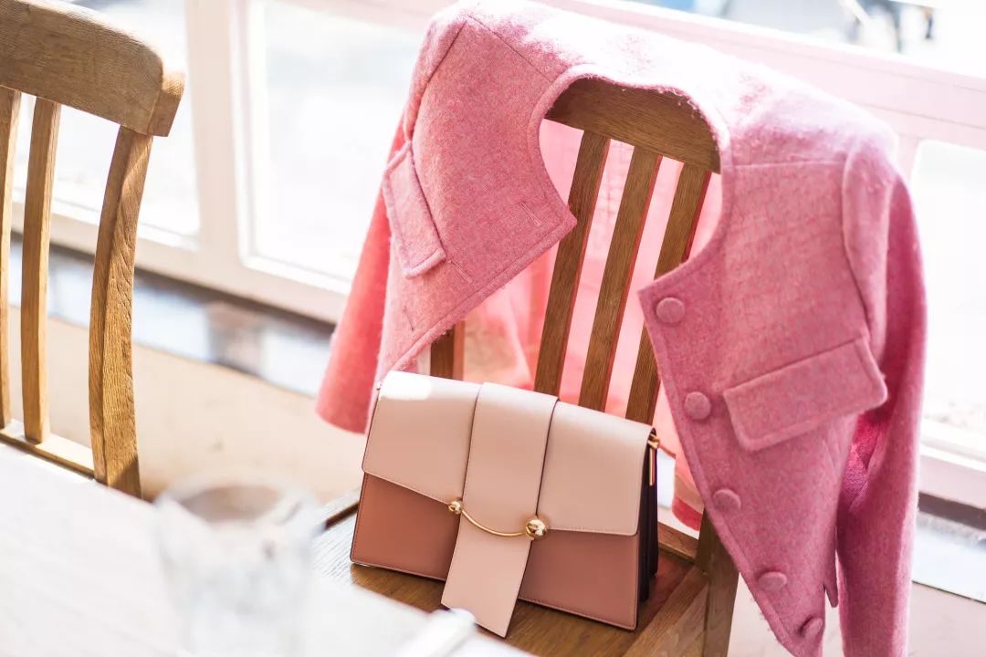 涓夋湀鐖辩敤鐨勫皬鐗╀欢,鐧惧厓鍐呭钩浠峰ソ鐢ㄧ殑鎶よ偆濂楄