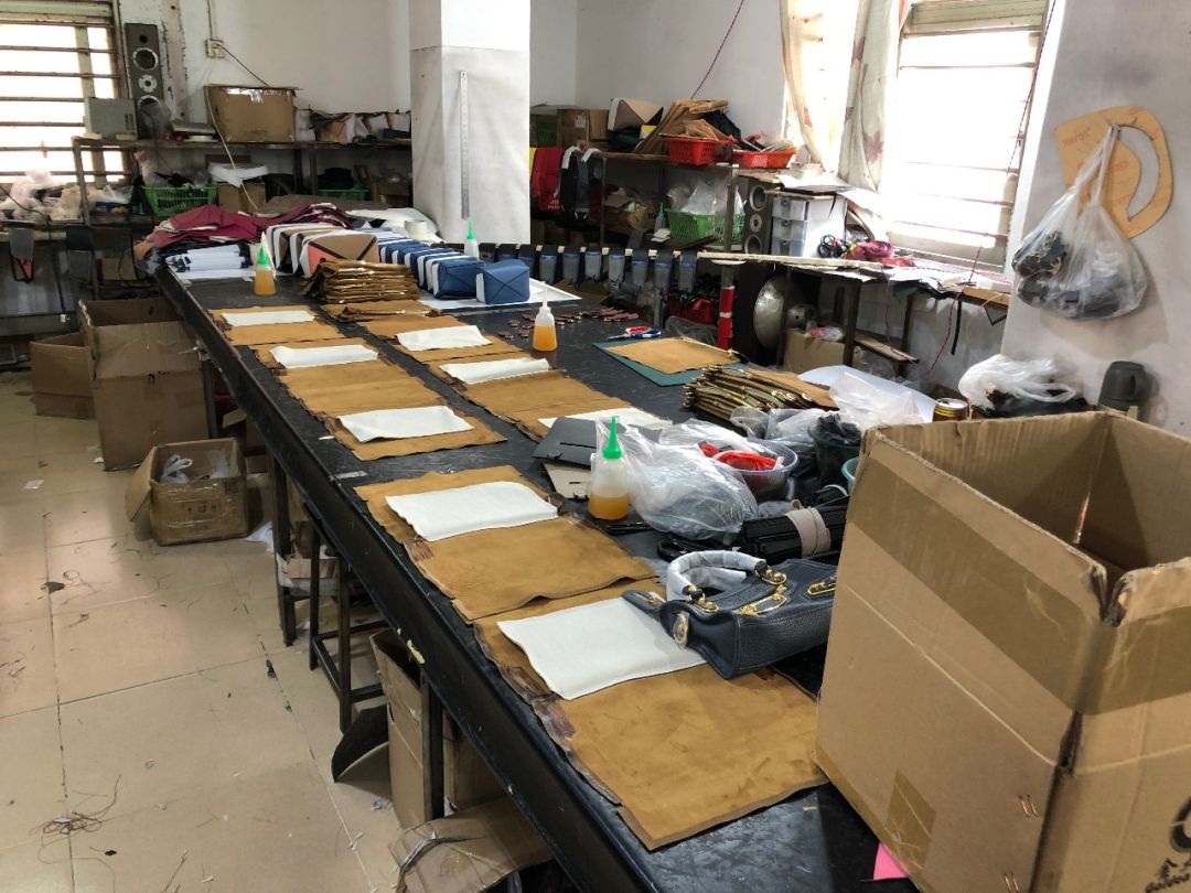 鏇濆厜鑹績鍟嗗,鏇濆厜榛戝績浠ｈ喘