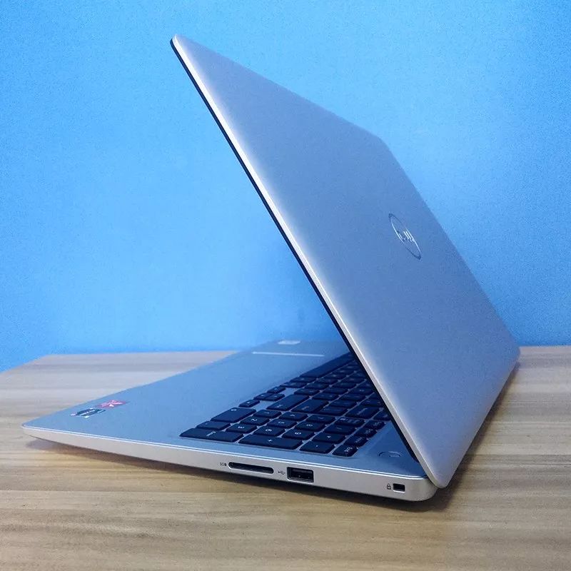 【猪王二手】习武之人最爱:机械键盘+18.5寸大屏游戏本