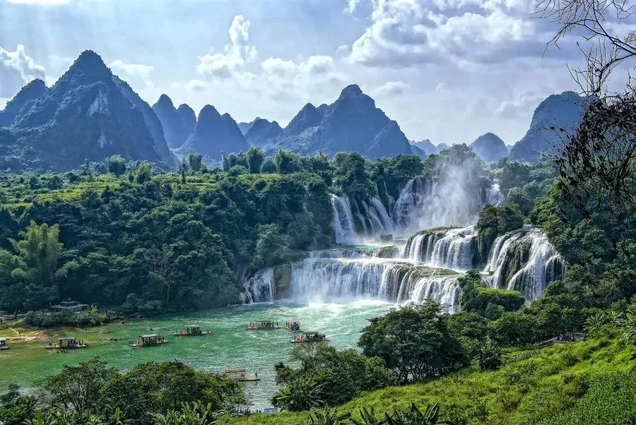 南宁东站到德天瀑布怎么坐车,南宁凤岭客运站到德天瀑布专线车