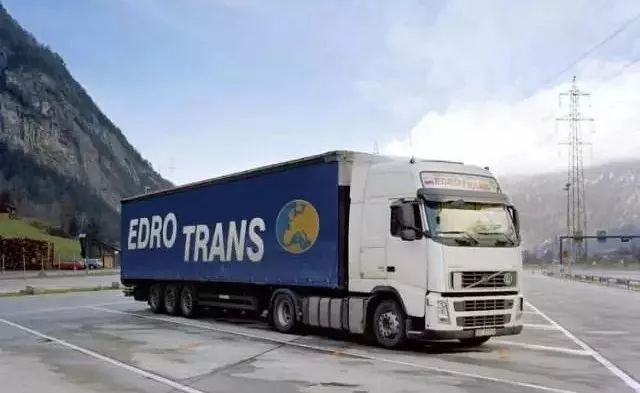 把废品变成生活用品,废料变实用东西