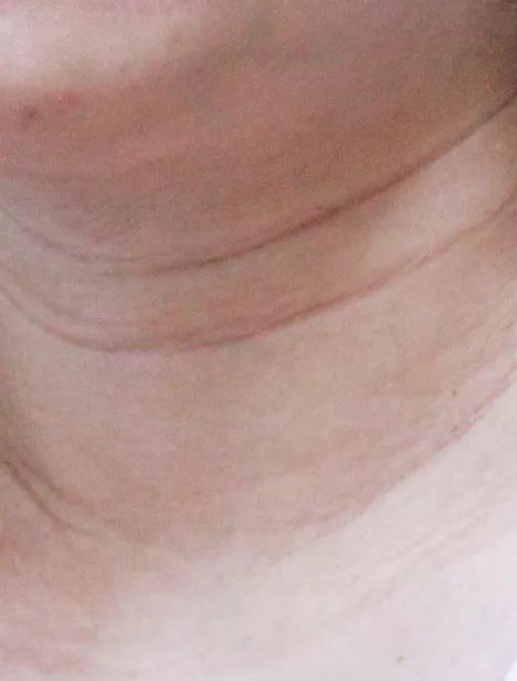 姑娘我看你印堂发黑下一句,姑娘我看你印堂发黑