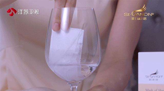 杨紫法令纹填充过多像小猴子,杨紫法令纹和嘴角纹怎么这么深