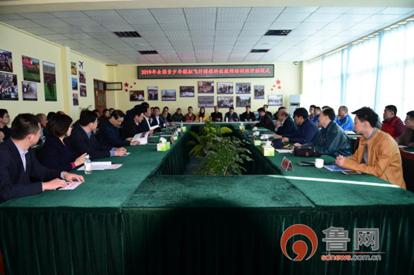 中国航空免费培训机构,青少年航校模拟飞行