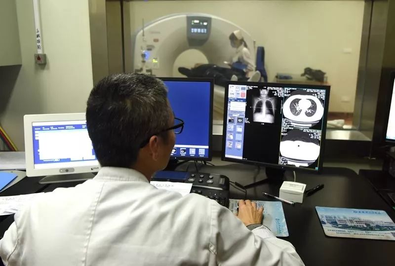 夫妻接连患癌,夫妻接连患癌老婆崩溃痛哭