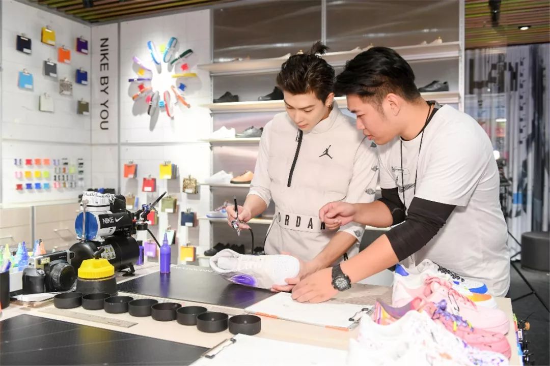 门店影响产品销量的因素,手机门店的发展现状