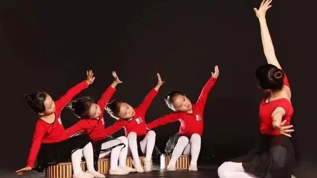 邹城在线3月《金牌商家》榜单！