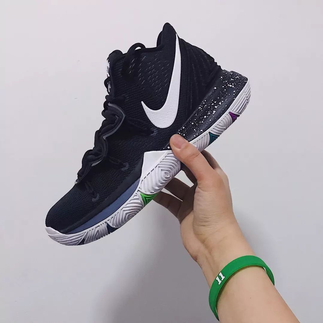 晒鞋|NigelSylvesterxAJ1做旧设计强势围观!AJ4代愤怒的公牛