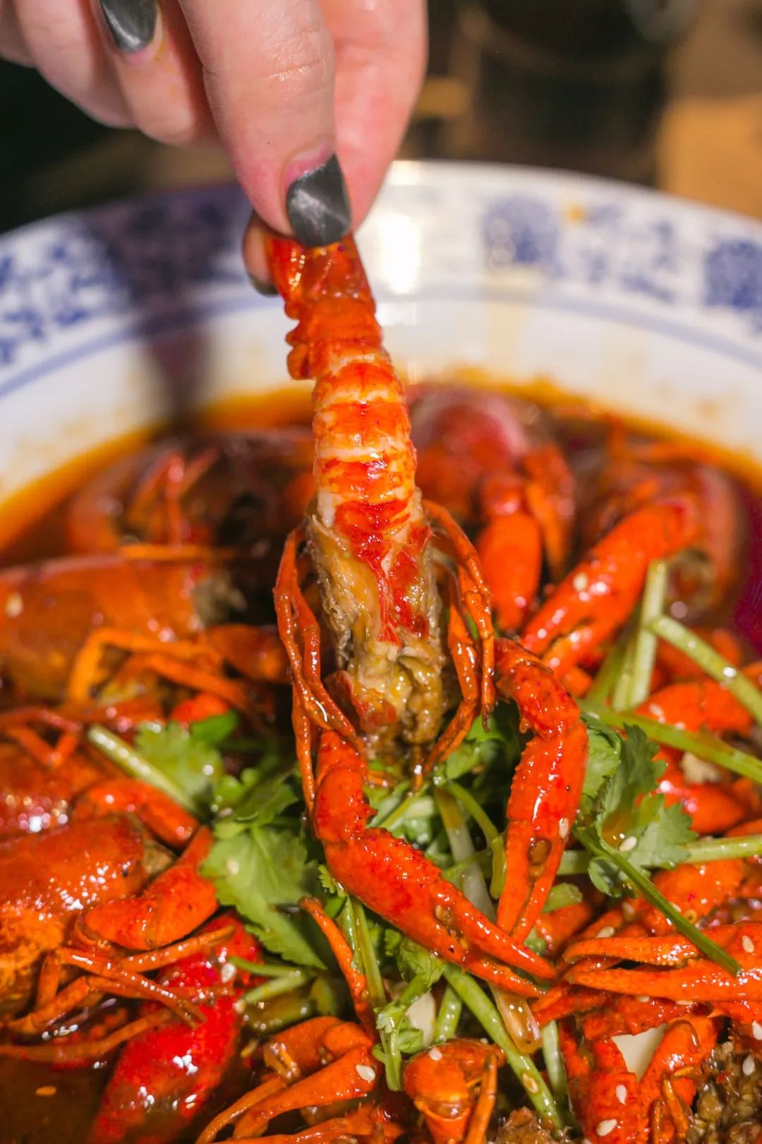 4折从四川吃到广东！我左手拿麦，右手啤酒，在这个“千面餐厅”里嗨到凌晨？